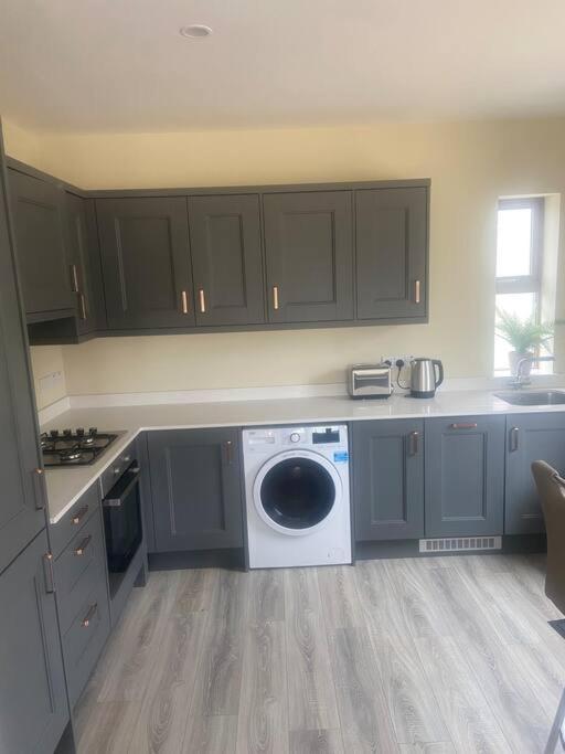 Modern Apartment At Croagh Patrick Westport Exterior photo