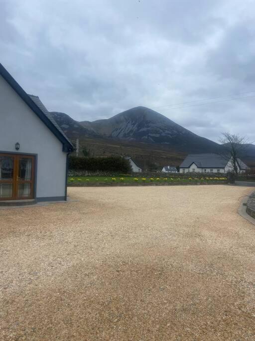 Modern Apartment At Croagh Patrick Westport Exterior photo