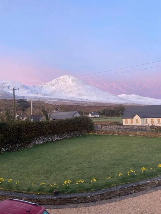 Modern Apartment At Croagh Patrick Westport Exterior photo